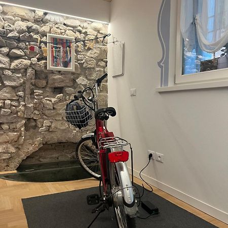 La Piccola Casa Al Lago - Intera Casa Con 3 Camere E 2 Box Salo Bagian luar foto