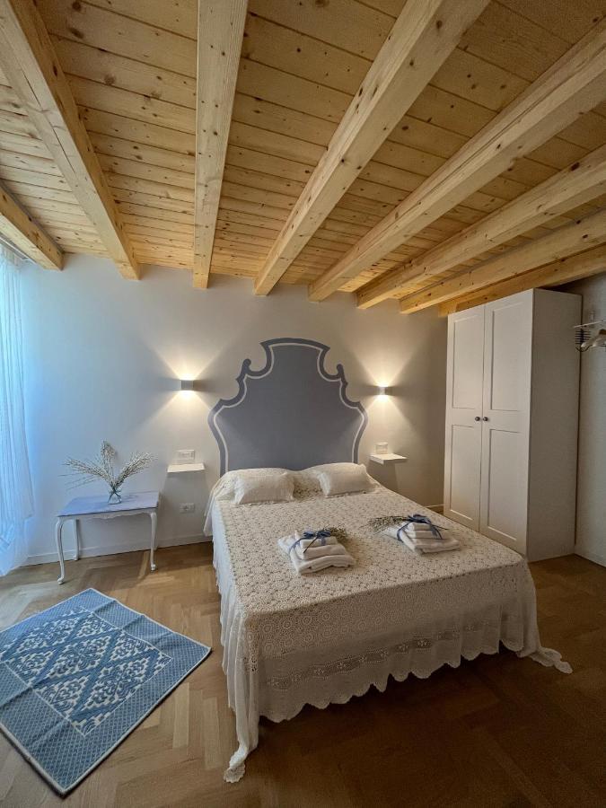 La Piccola Casa Al Lago - Intera Casa Con 3 Camere E 2 Box Salo Bagian luar foto