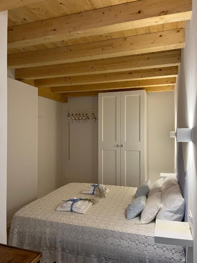 La Piccola Casa Al Lago - Intera Casa Con 3 Camere E 2 Box Salo Bagian luar foto