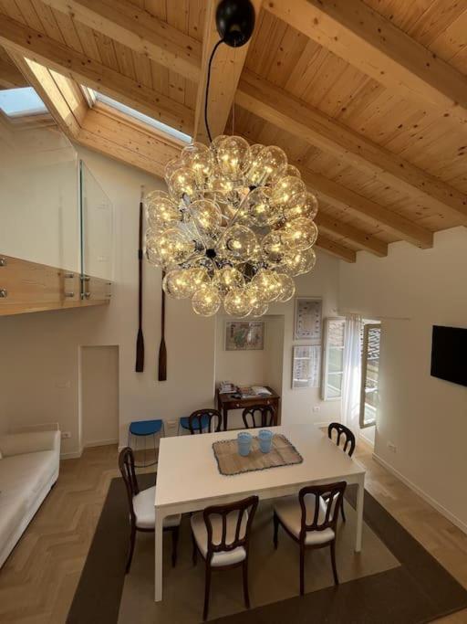 La Piccola Casa Al Lago - Intera Casa Con 3 Camere E 2 Box Salo Bagian luar foto