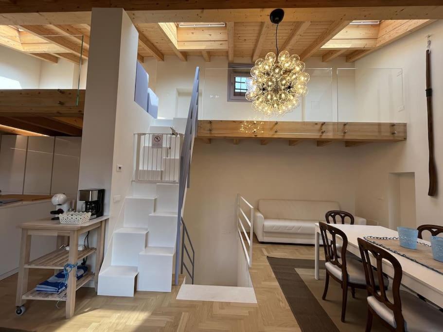 La Piccola Casa Al Lago - Intera Casa Con 3 Camere E 2 Box Salo Bagian luar foto