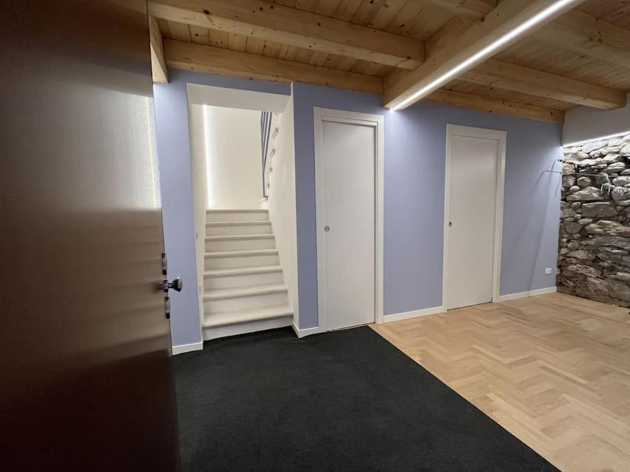 La Piccola Casa Al Lago - Intera Casa Con 3 Camere E 2 Box Salo Bagian luar foto