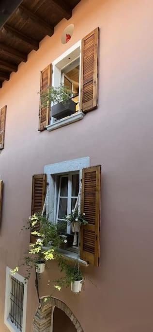 La Piccola Casa Al Lago - Intera Casa Con 3 Camere E 2 Box Salo Bagian luar foto