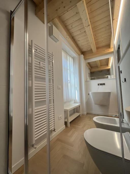 La Piccola Casa Al Lago - Intera Casa Con 3 Camere E 2 Box Salo Bagian luar foto
